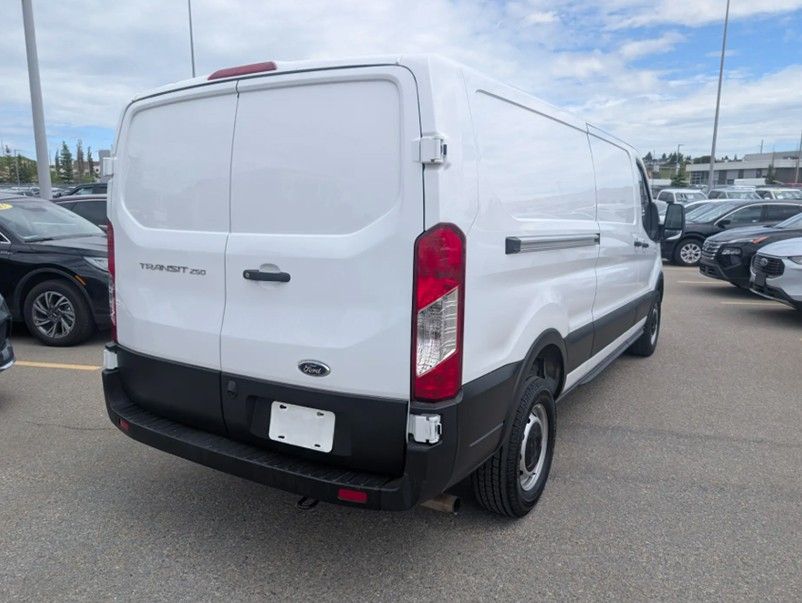 Photo 2025 Ford Transit Cargo Van T-250 148 Low Rf 9070 GVWR RWD #6