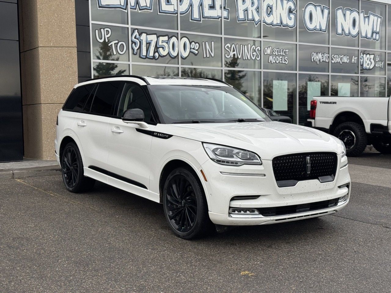 Photo 2023 Lincoln Aviator Reserve AWD #3
