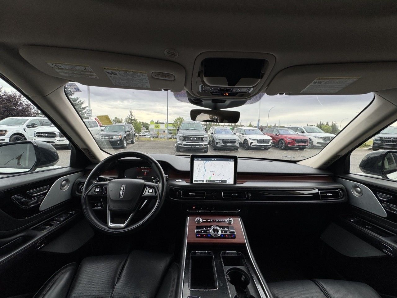 Photo 2023 Lincoln Aviator Reserve AWD #6