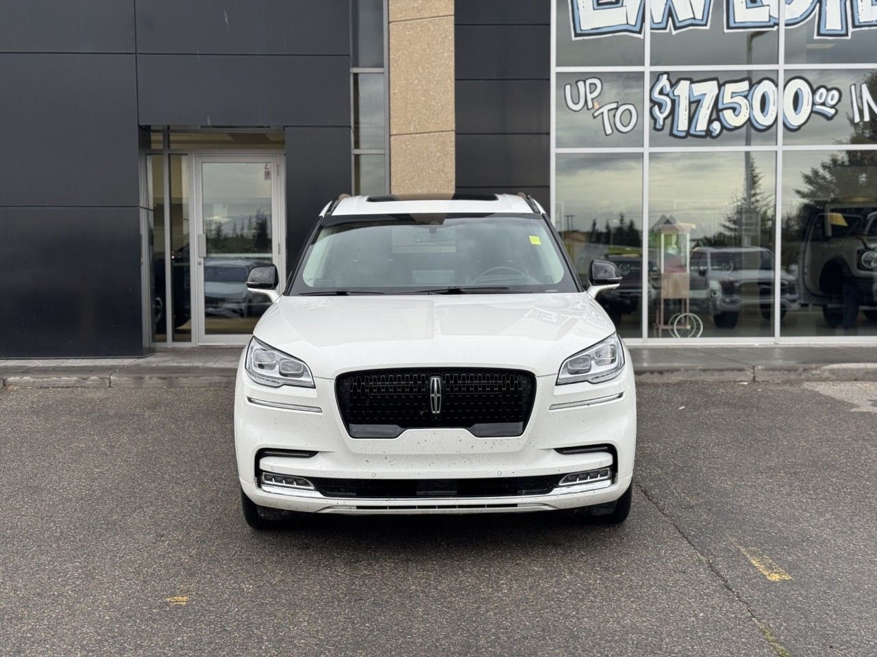 Photo 2023 Lincoln Aviator Reserve AWD #2