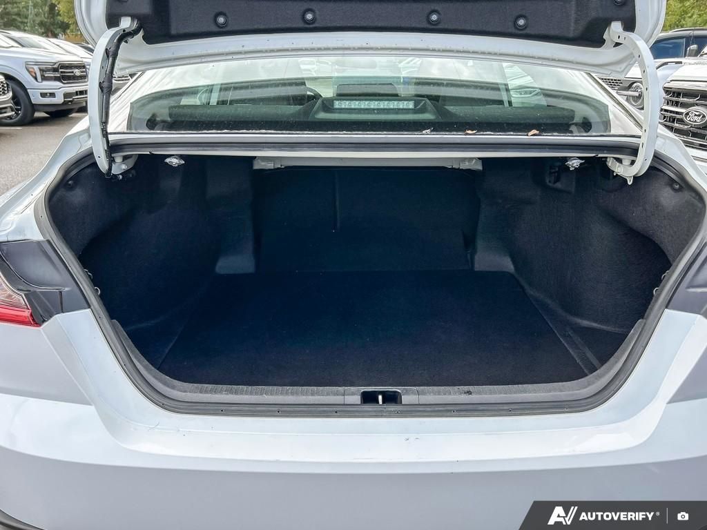 Photo 2025 Toyota Camry SE #8