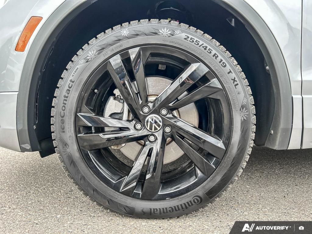Photo 2024 Volkswagen Tiguan Comfortline R-Line Black Edition #6