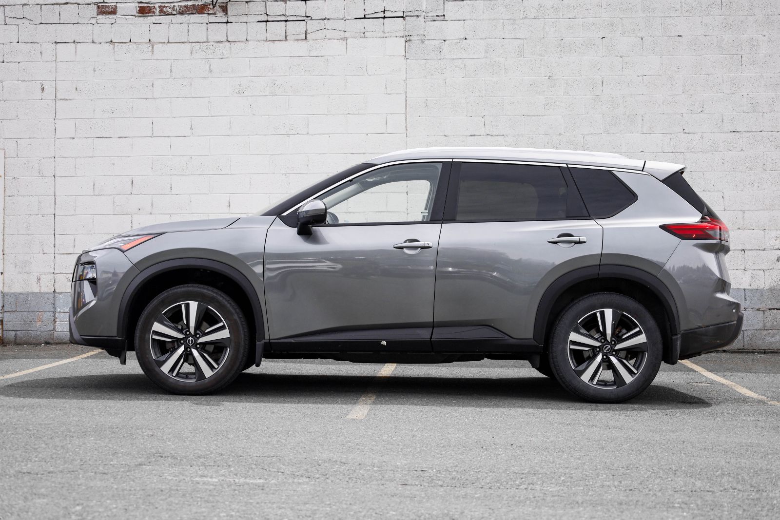 2024 Nissan Rogue SV Moonroof