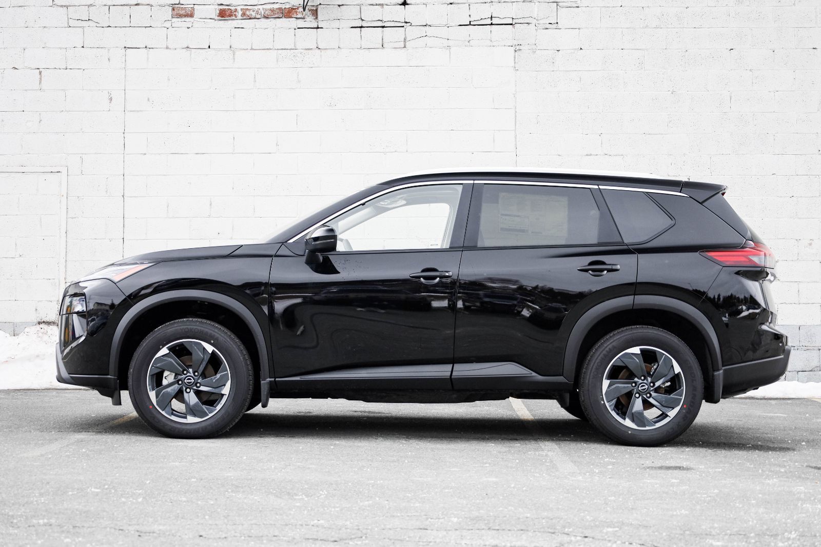 2026 Nissan Rogue SV Moonroof