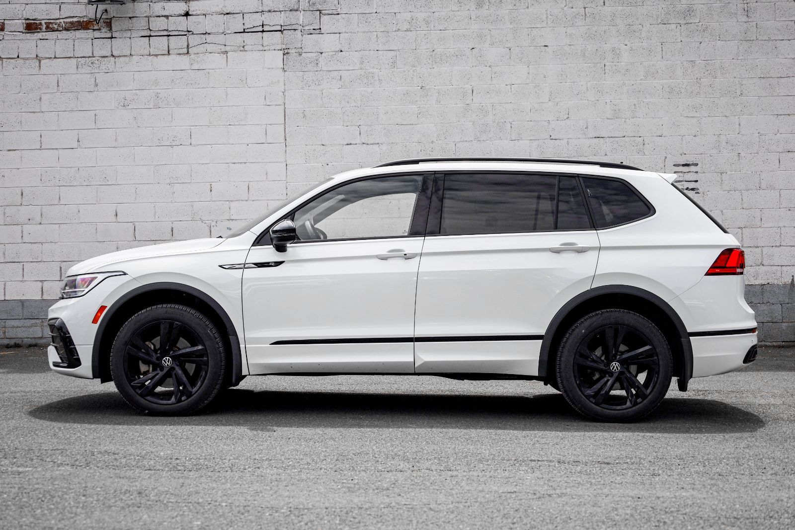 2024 Volkswagen Tiguan Comfortline R-Line Black Edition