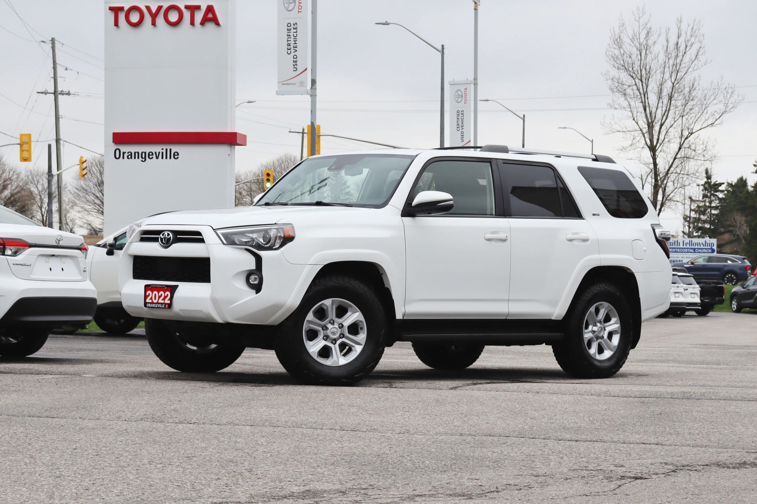 2022 Toyota 4Runner SR5 4WD 7 Passengers, Clean Carfax, Leather Heated Seats, Sunroof, Android Auto & Apple Carplay