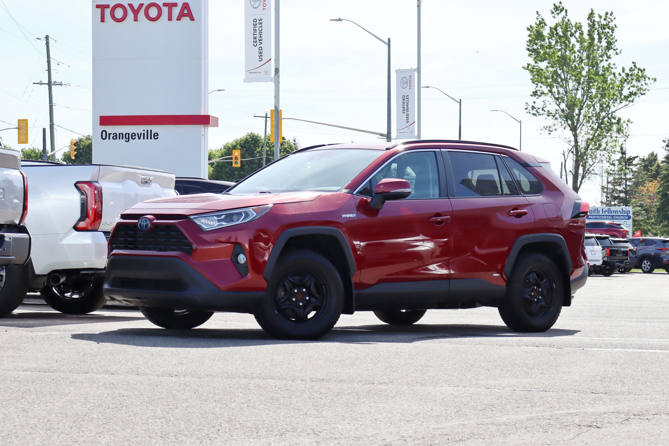 2021 Toyota RAV4 XLE Hybrid Electric AWD, Dealer Serviced, Heated Front Seats / Steering, Sunroof, Power Tailgate