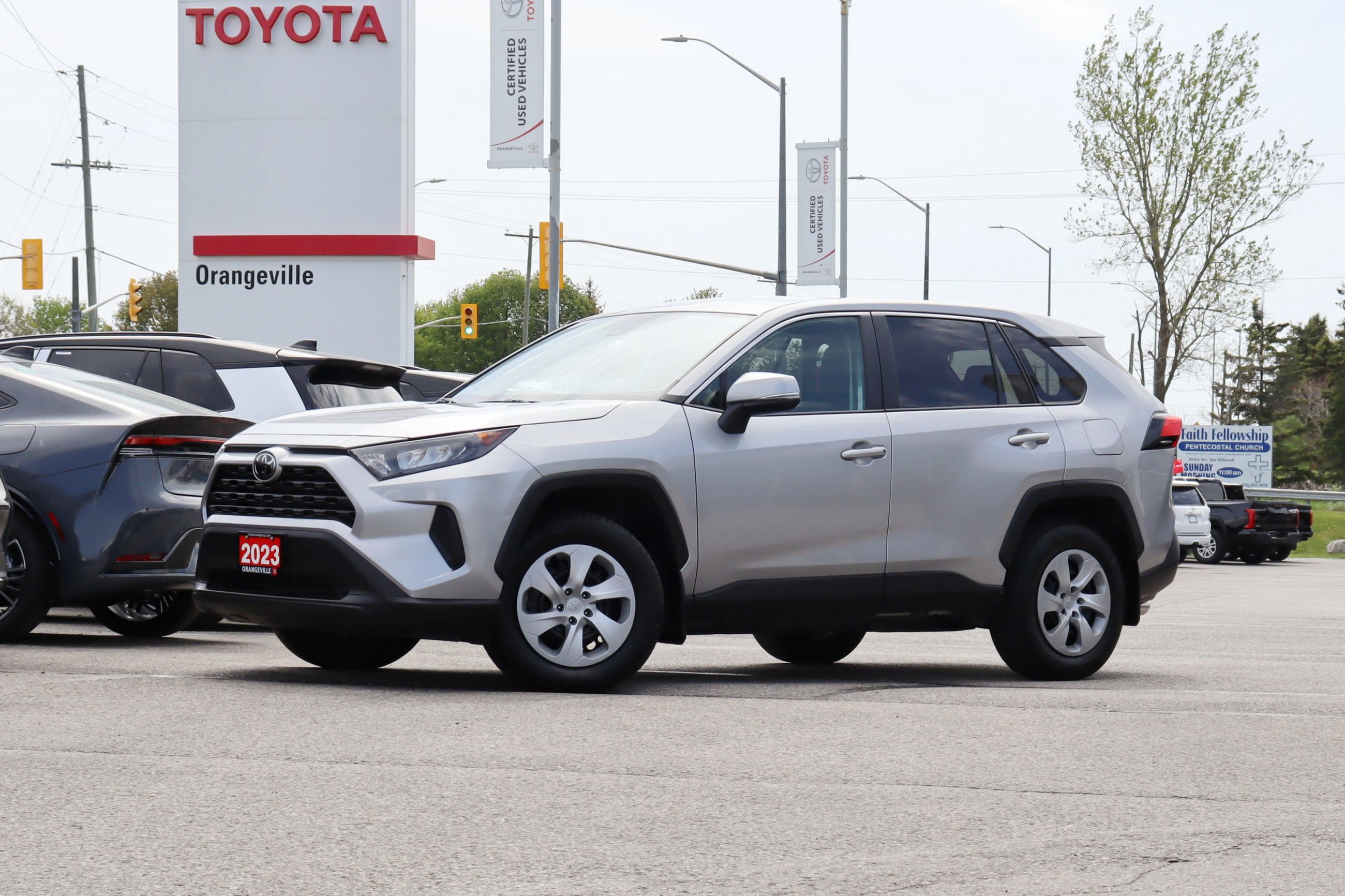 2023 Toyota RAV4 LE AWD, Clean Carfax, Heated Front Seats, Android Auto, Apple Carplay, Blind Spot Monitor