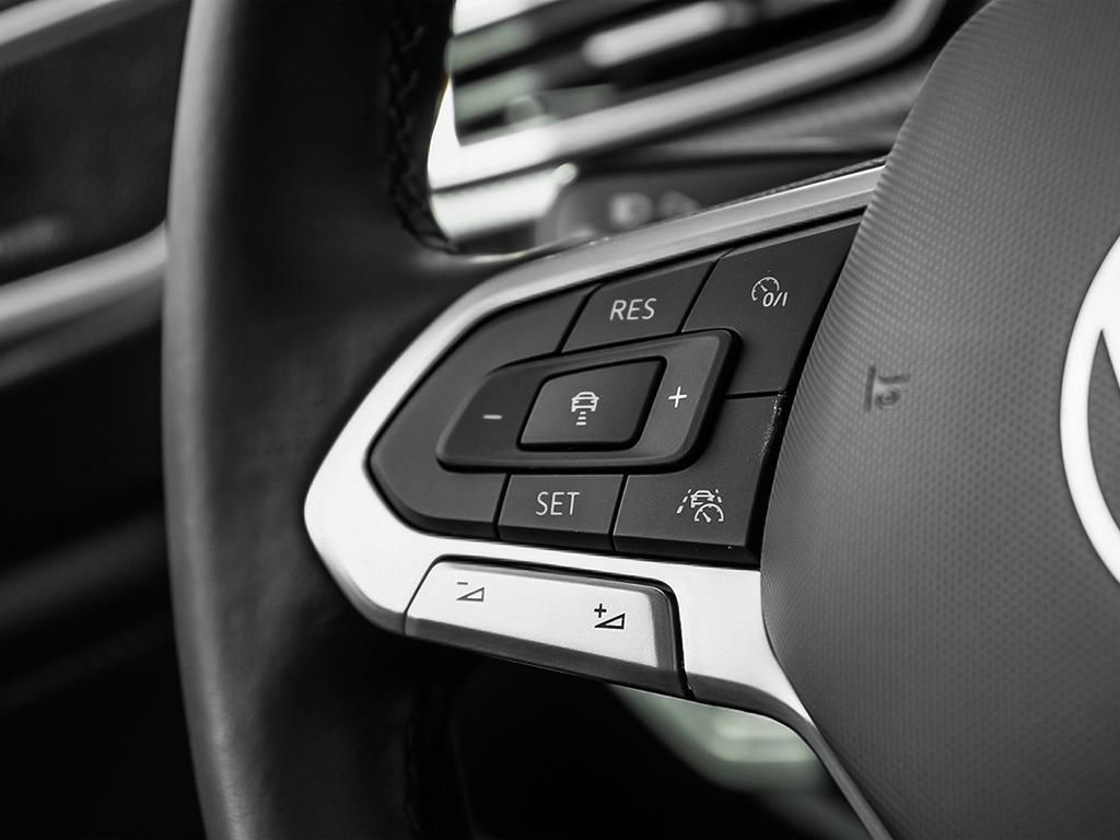 2025 Volkswagen Atlas Cross Sport Execline No Options / Oryx White Pearl