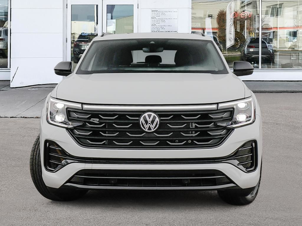 2025 Volkswagen Atlas Cross Sport Comfortline R-Line Black Edition No Options / Oryx White Pearl