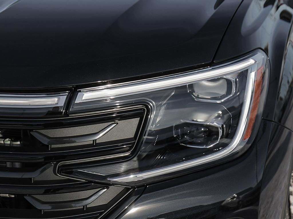 2025 Volkswagen Atlas Cross Sport Comfortline R-Line Black Edition No Options / Deep Black Pearl
