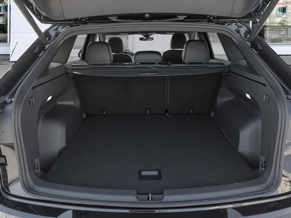 2025 Volkswagen Atlas Cross Sport Comfortline R-Line Black Edition No Options / Deep Black Pearl