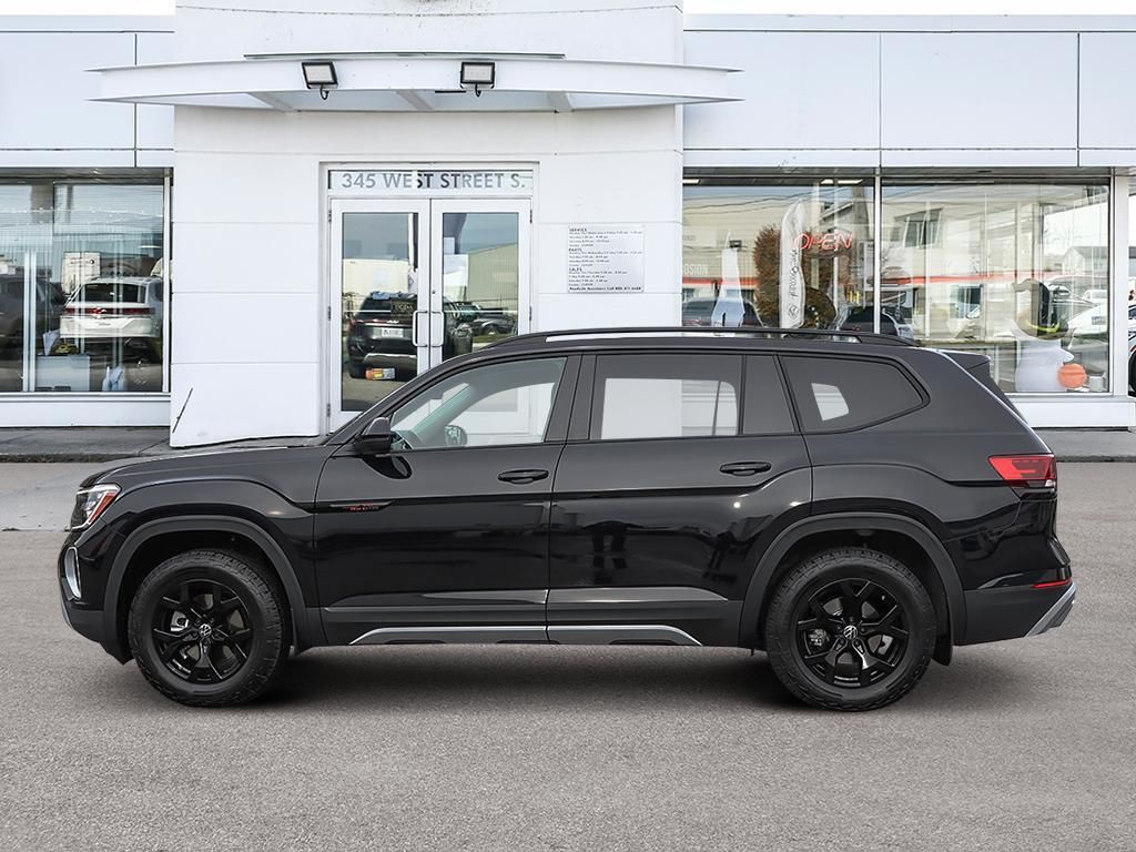 2025 Volkswagen Atlas PEAK EDITION Panoramic Sunroof Package / Deep Black Pearl