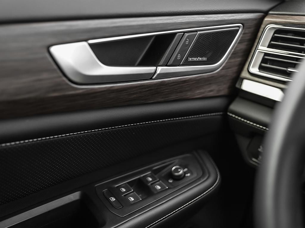 2025 Volkswagen Atlas Execline No Options / Deep Black Pearl