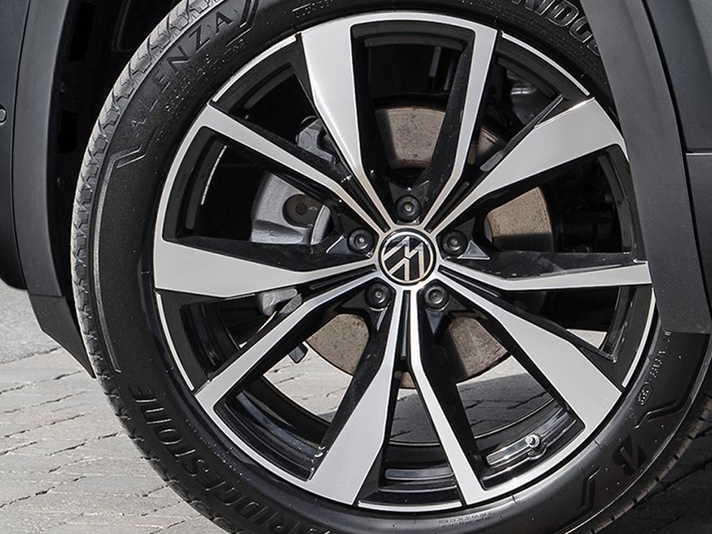 2025 Volkswagen Atlas Execline No Options / Deep Black Pearl