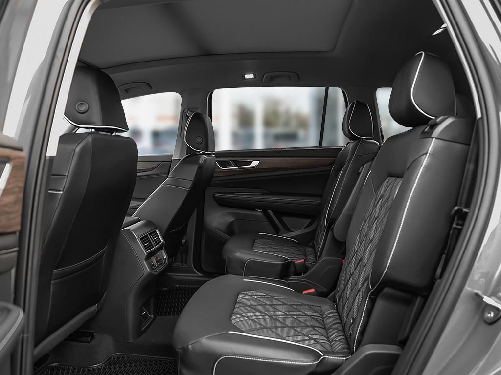 2025 Volkswagen Atlas Execline No Options / Pure Gray