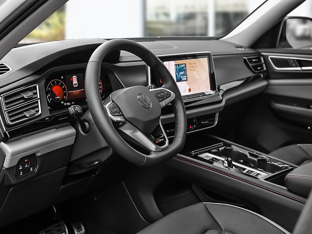 2025 Volkswagen Atlas Peak Edition No Options / Pure White