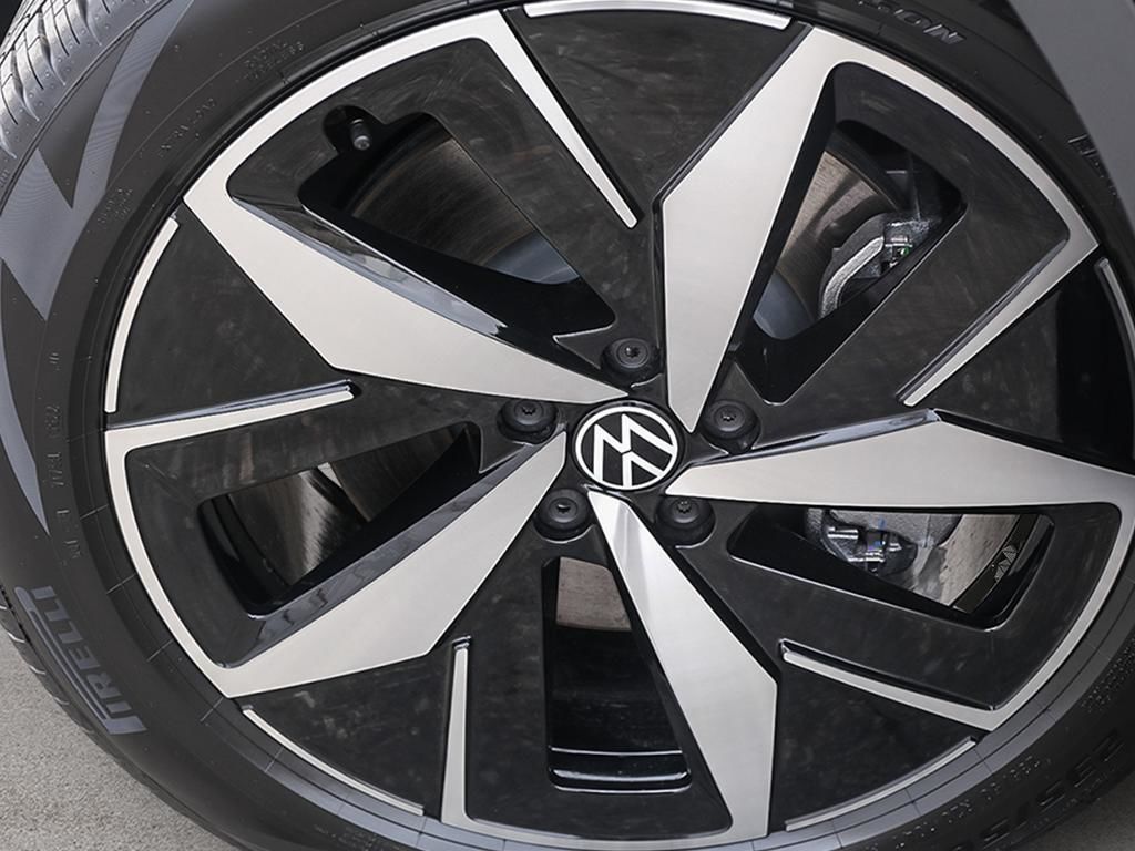 2025 Volkswagen ID.4 Pro S Heat Pump 21 Inch Rim Package / Oryx White Pearl