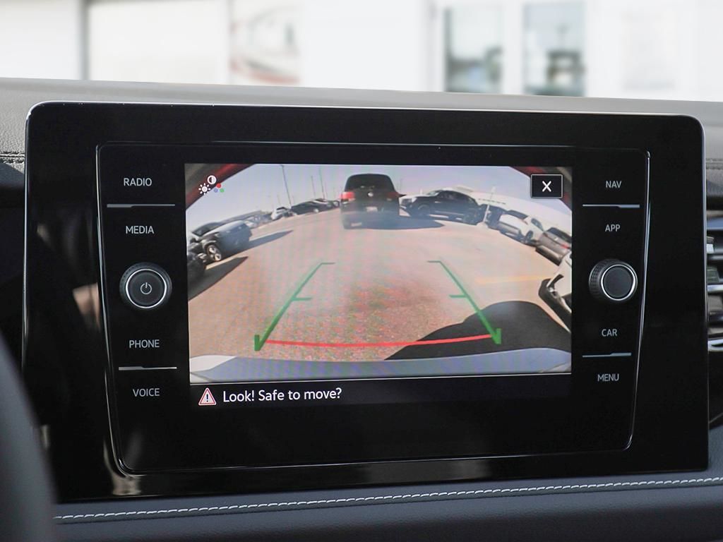 2025 Volkswagen Jetta Highline Beats Audio Removal / Kings Red Metallic