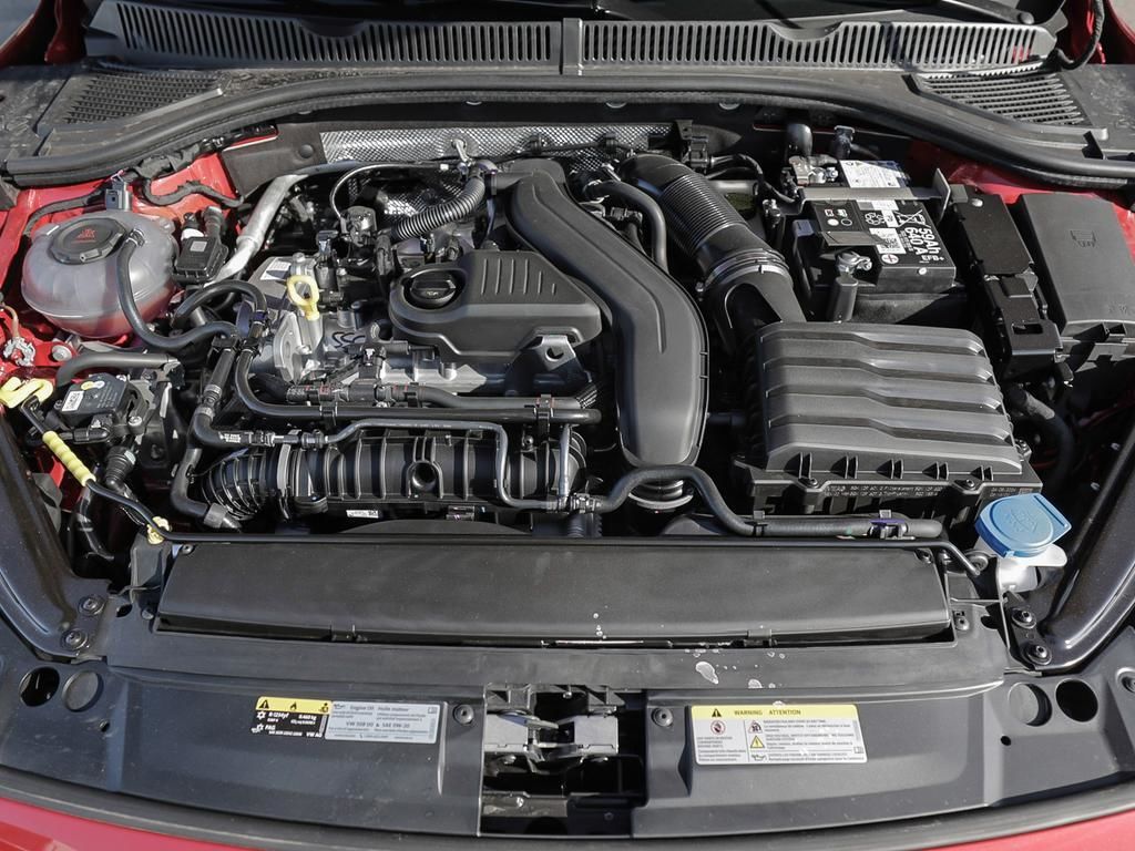 2025 Volkswagen Jetta Highline Beats Audio Removal / Kings Red Metallic