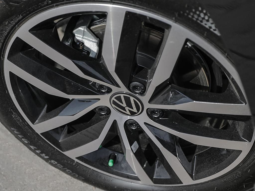 2025 Volkswagen Jetta Comfortline Sport Package / Platinum Gray Metallic