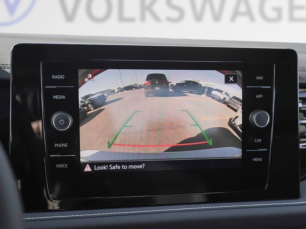2025 Volkswagen Jetta Highline No Options / Kings Red Metallic