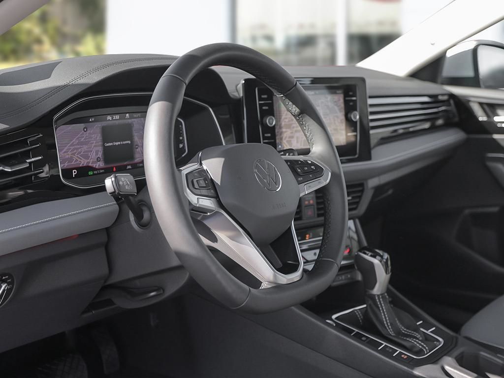 2025 Volkswagen Jetta Highline No Options / Kings Red Metallic
