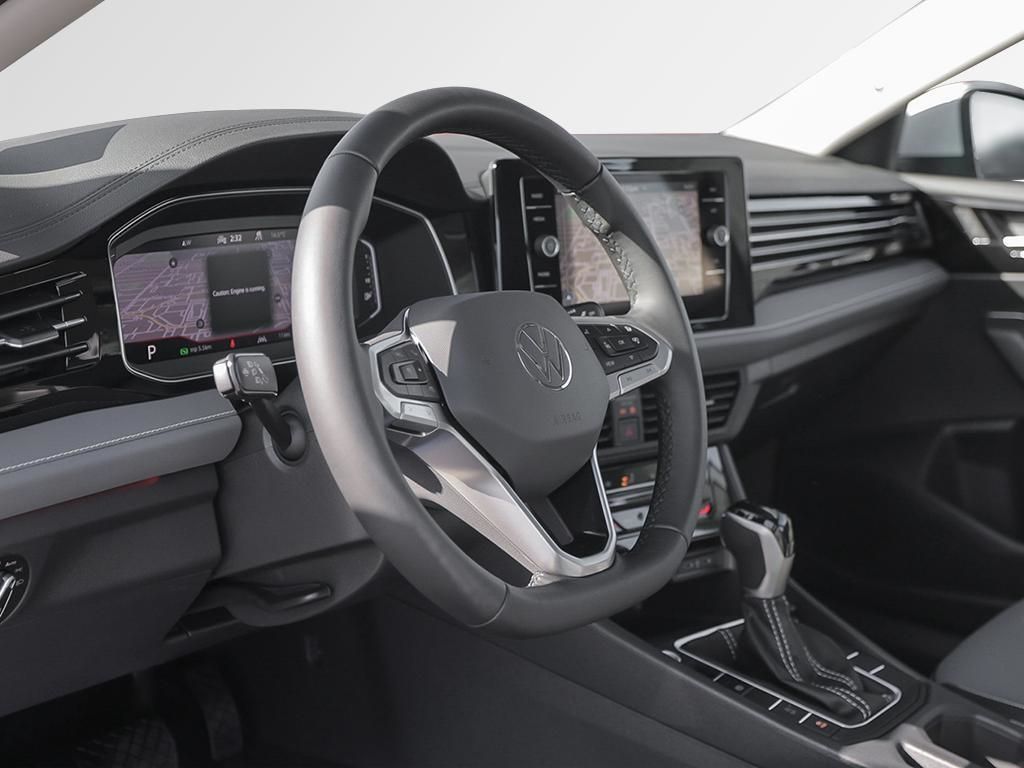 2025 Volkswagen Jetta Highline No Options / Kings Red Metallic