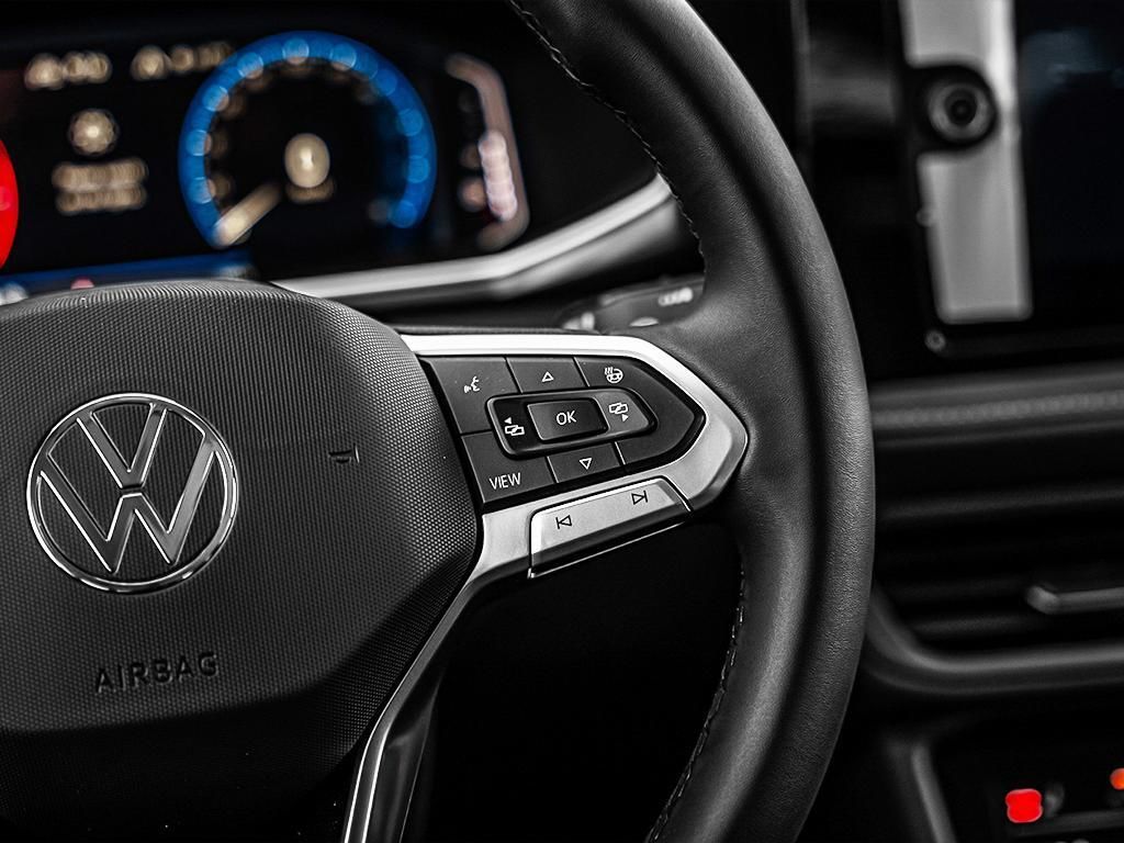 2025 Volkswagen Taos Comfortline Black Edition No Options / Pure White