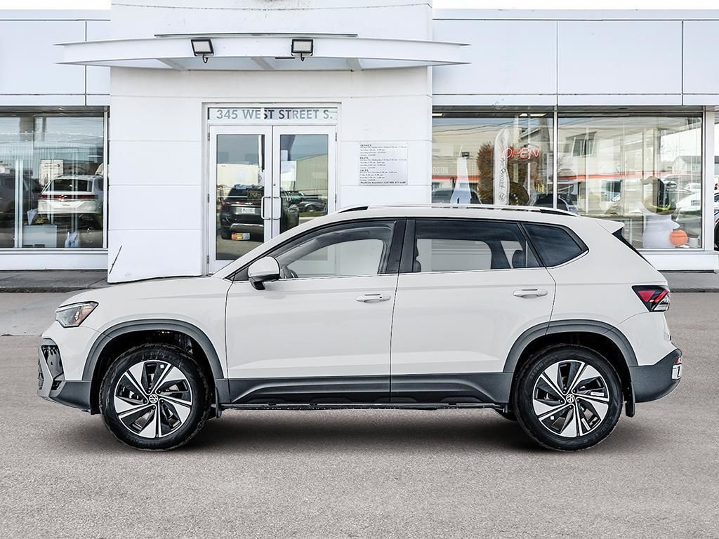 2025 Volkswagen Taos Comfortline No Options / Pure White