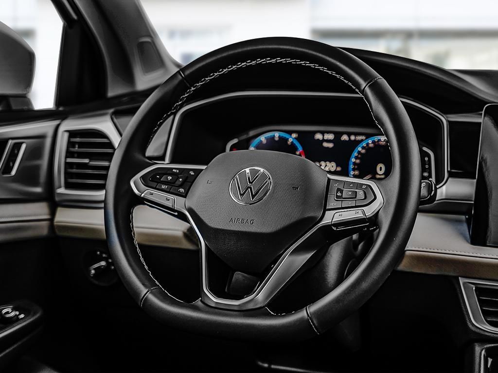 2025 Volkswagen Taos Comfortline No Options / Deep Black Pearl