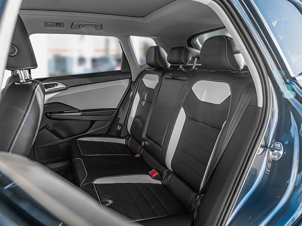 2025 Volkswagen Taos Highline No Options / Platinum Gray Metallic