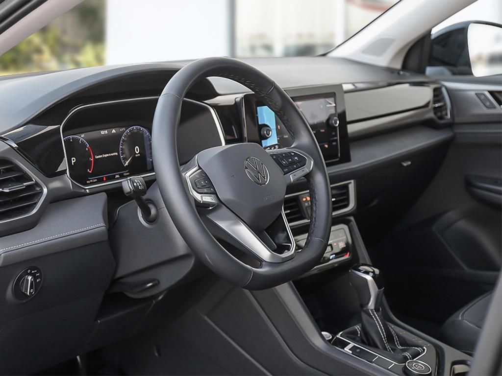 2025 Volkswagen Taos Comfortline Black Edition No Options / Monterey Blue Pearl