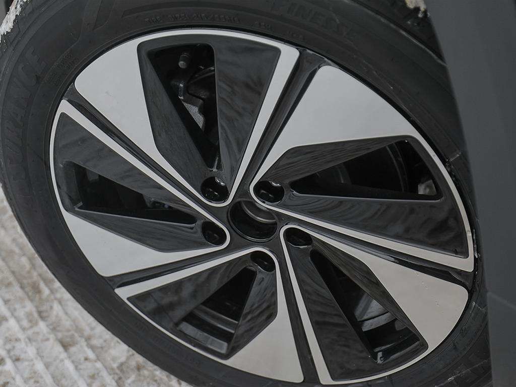 Photo 2026 Volkswagen Taos Highline 4MOTION #8
