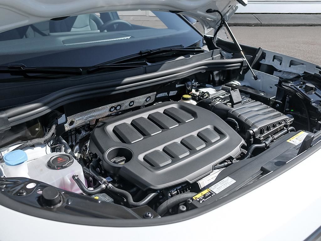 2025 Volkswagen Tiguan Comfortline R-Line Black Edition