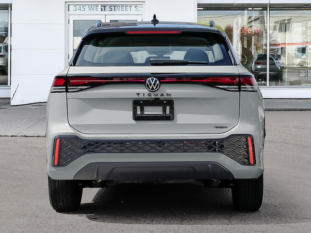 2025 Volkswagen Tiguan Comfortline R-Line Black Edition Black Roof Package / Ascot Gray
