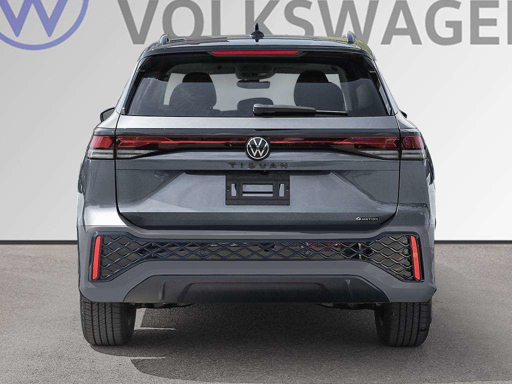 Photo 2026 Volkswagen Tiguan Comfortline R-Line Black Edition 4MOTION #6