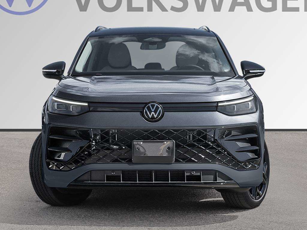 Photo 2026 Volkswagen Tiguan Comfortline R-Line Black Edition 4MOTION #3