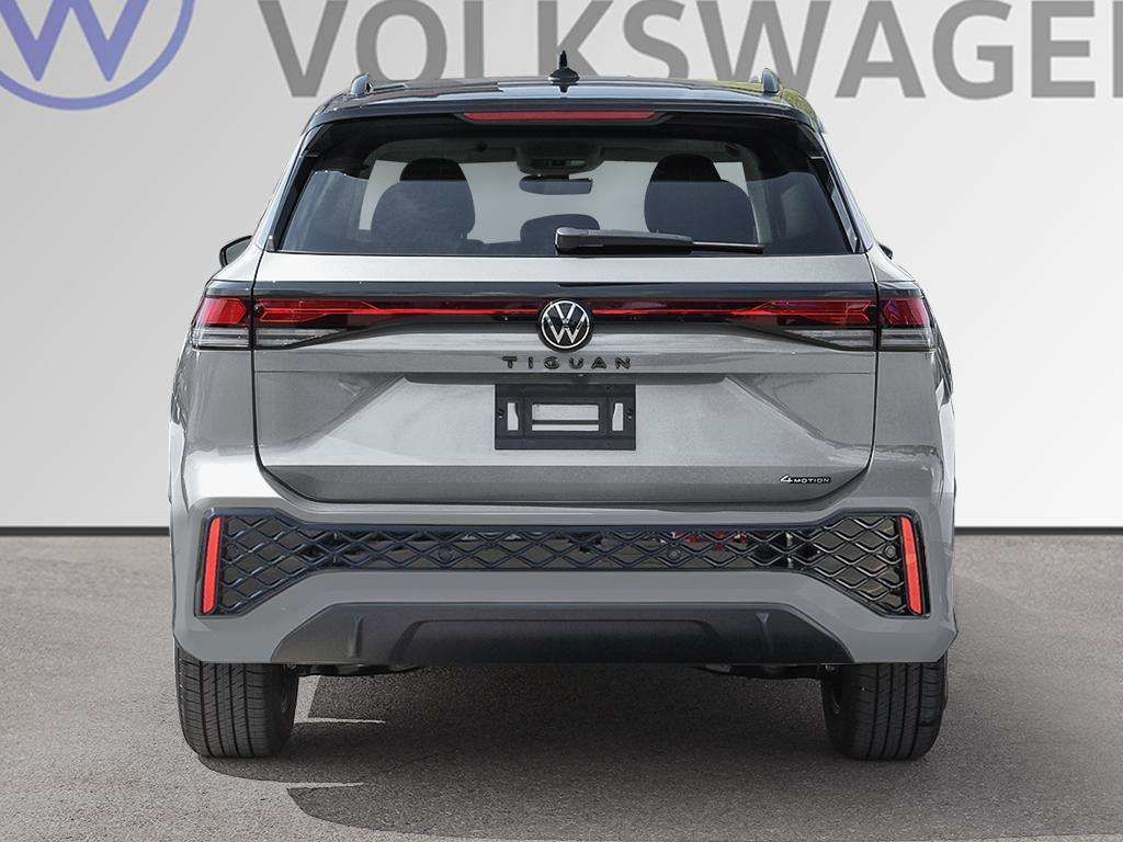 Photo 2026 Volkswagen Tiguan Comfortline R-Line Black Edition 4MOTION #6