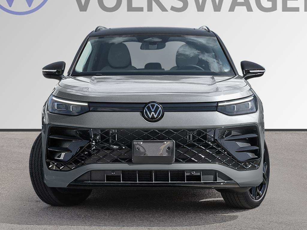 Photo 2026 Volkswagen Tiguan Comfortline R-Line Black Edition 4MOTION #3