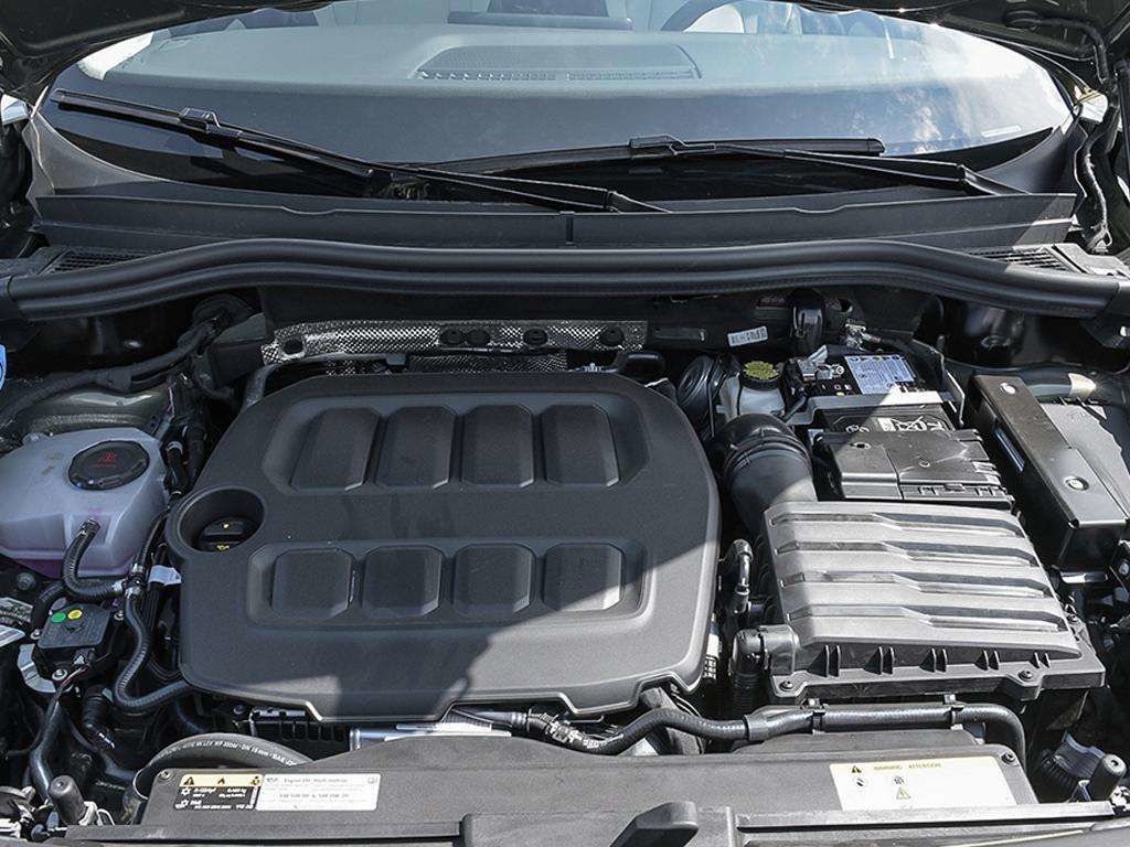 Photo 2026 Volkswagen Tiguan Comfortline R-Line Black Edition 4MOTION #7