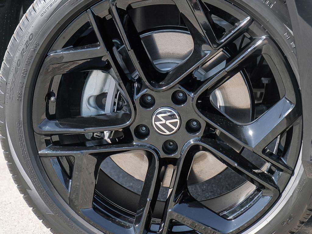Photo 2026 Volkswagen Tiguan Comfortline R-Line Black Edition 4MOTION #8