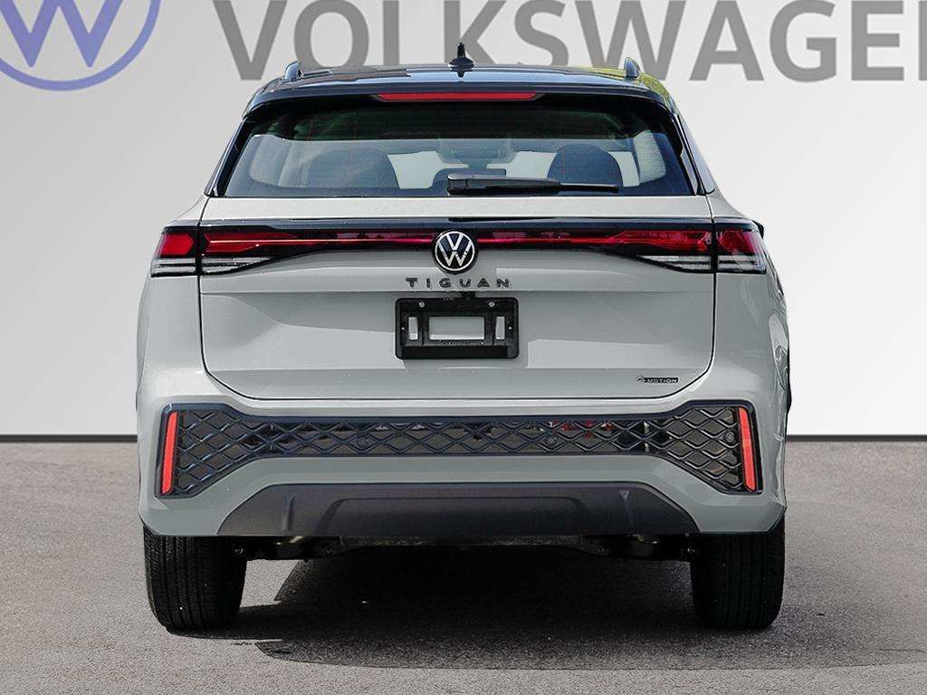 Photo 2026 Volkswagen Tiguan Comfortline R-Line Black Edition 4MOTION #6