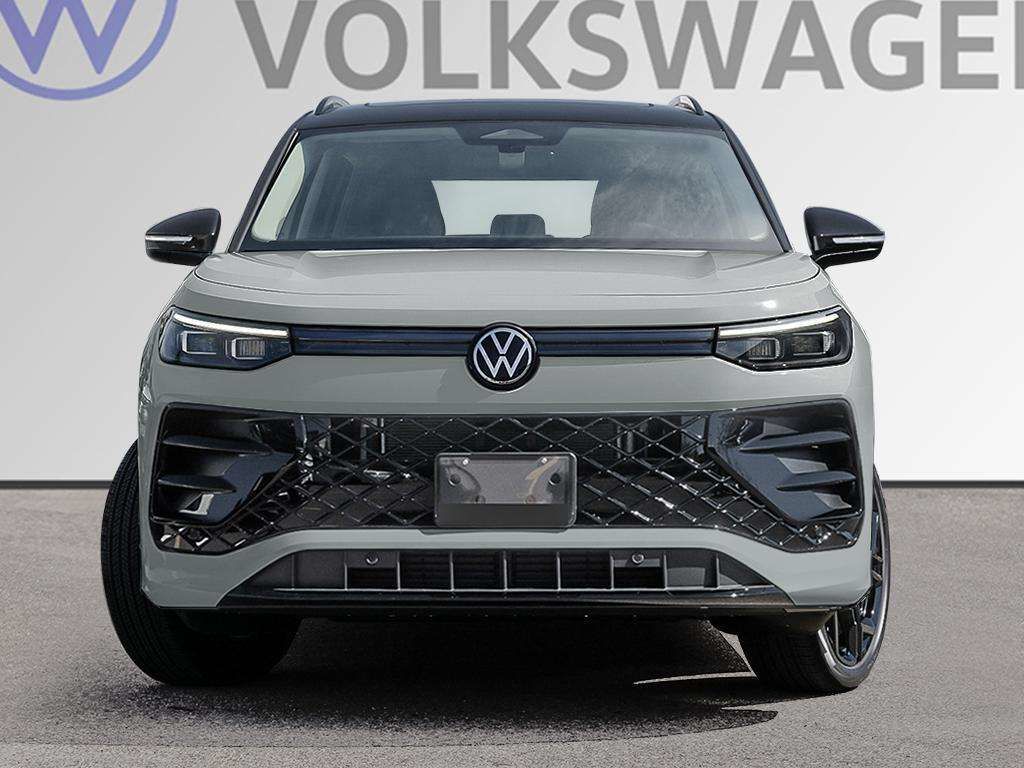 Photo 2026 Volkswagen Tiguan Comfortline R-Line Black Edition 4MOTION #3
