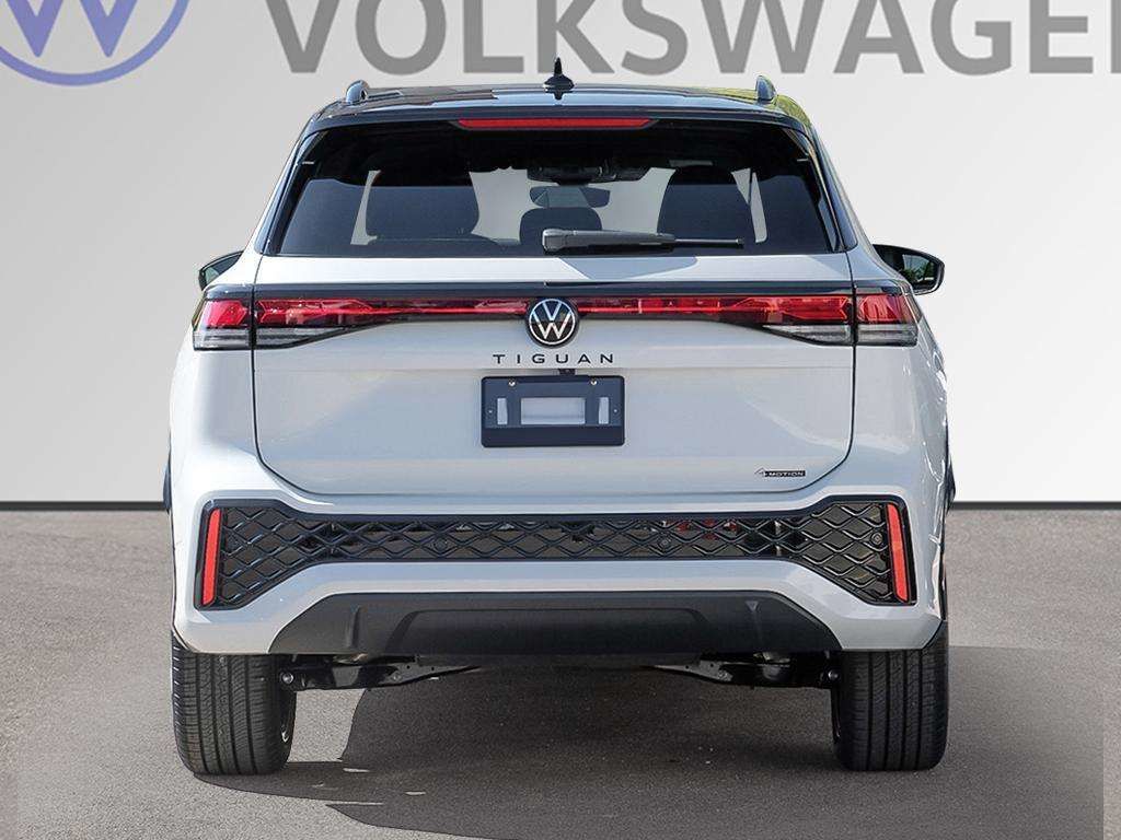 Photo 2026 Volkswagen Tiguan Comfortline R-Line Black Edition 4MOTION #5