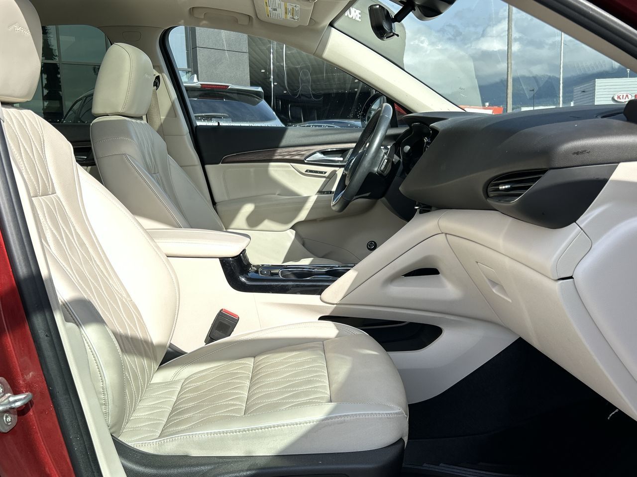 Buick Envision  2023 à North Vancouver, Colombie-Britannique