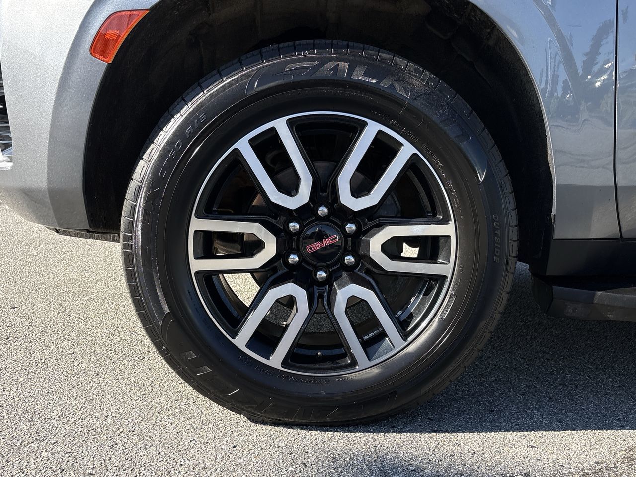 2022  Yukon XL