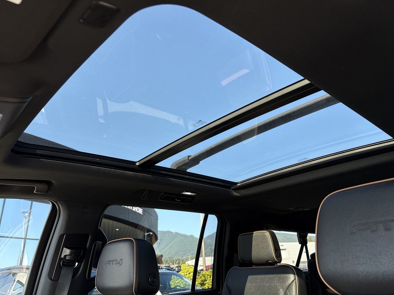 2022  Yukon XL