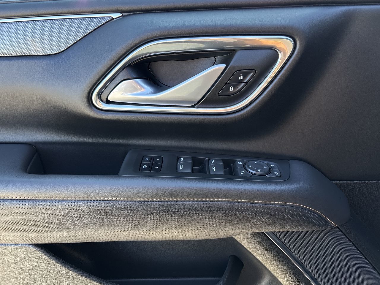 2022  Yukon XL