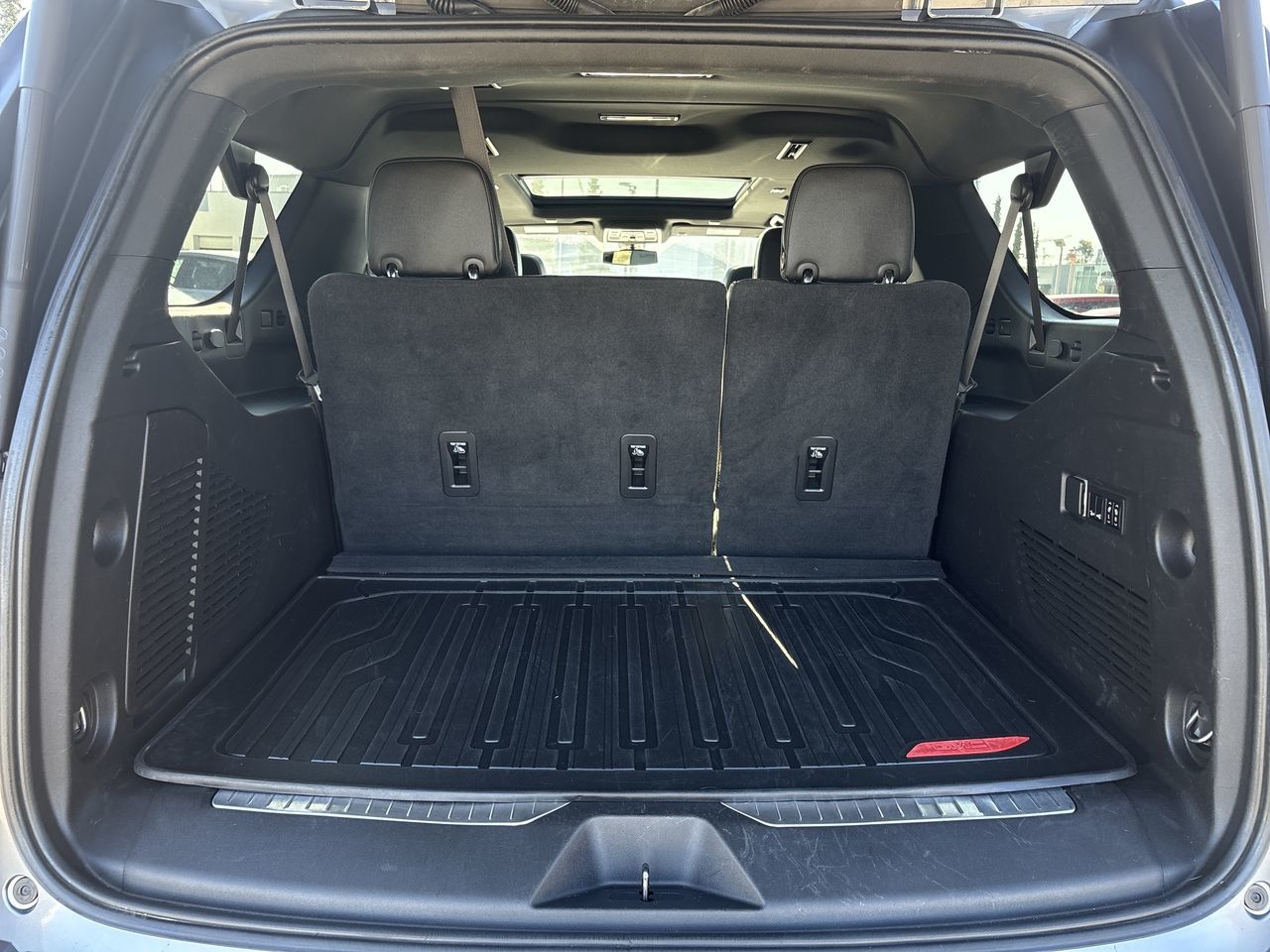 2022  Yukon XL